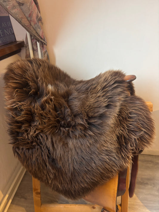 Schapenvacht voor op zadel No. 19