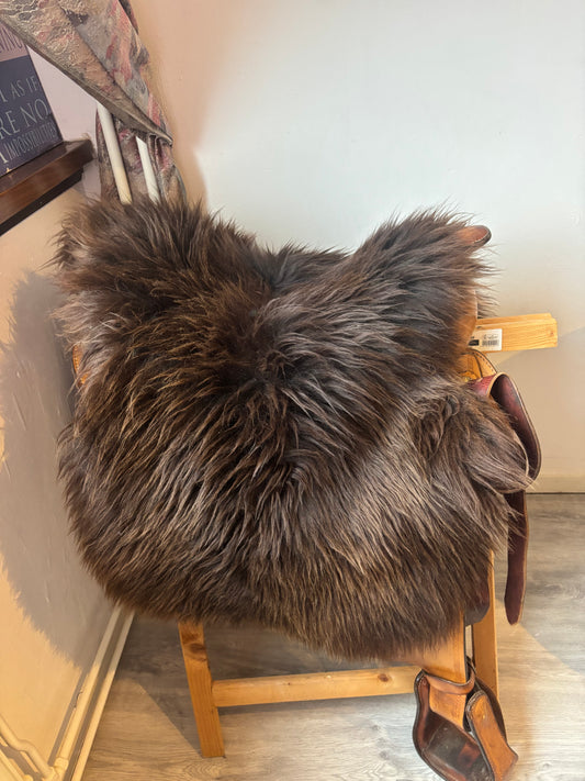 Schapenvacht voor op zadel No. 16